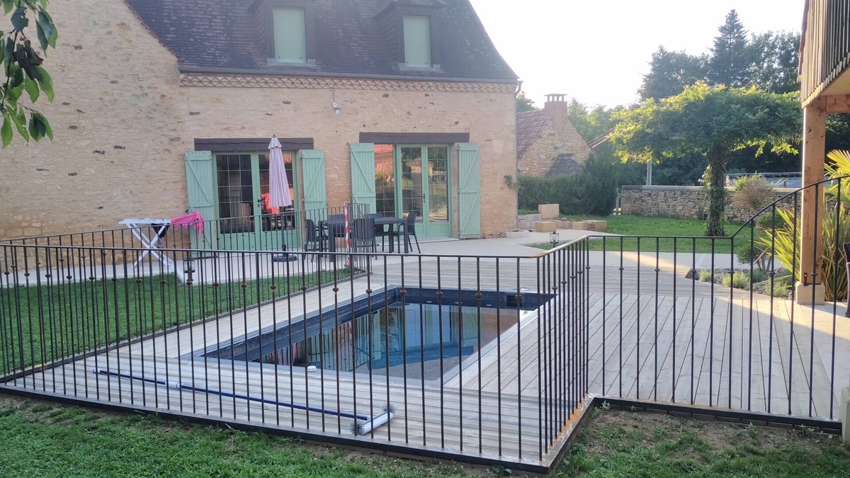Prats-de-Carlux House | Les Lavandes Gîte 5 persons swimming pool garden in the countryside near SARLAT