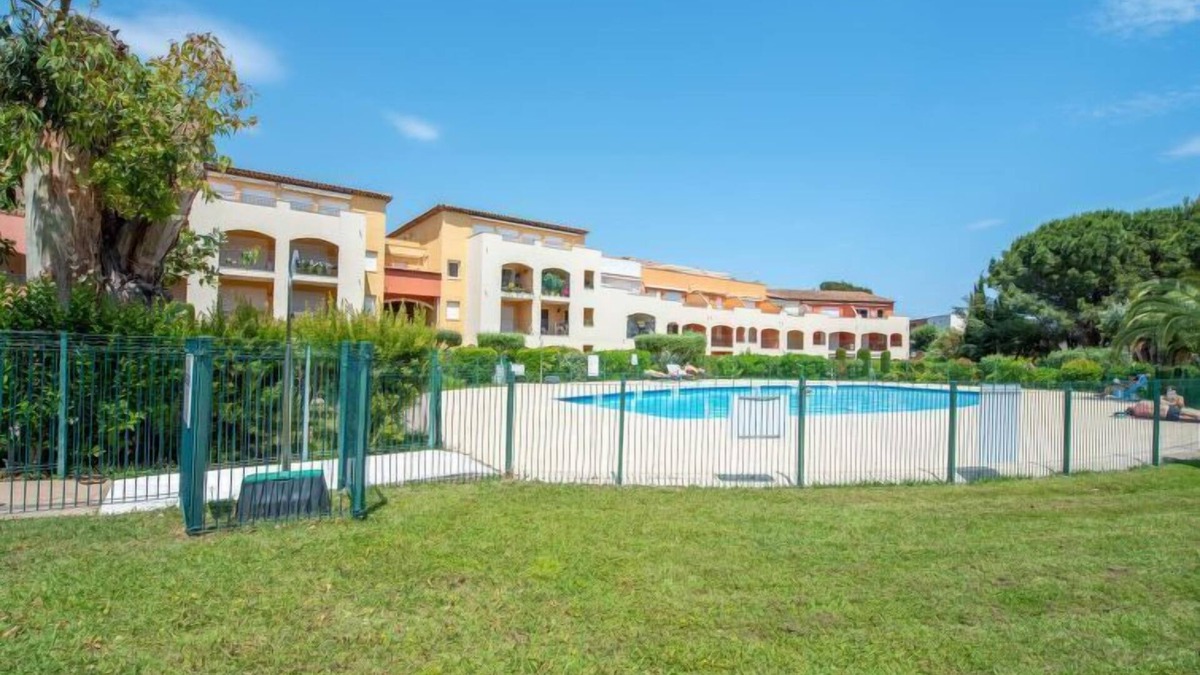 Cavaliere Apartment | Les Lavandiers by Interhome