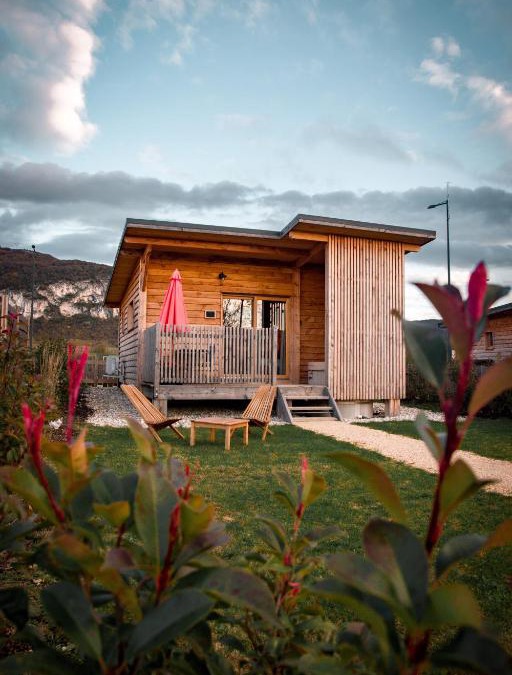 Virignin Cabin | Les Lodges de la ViaRhôna/cabane-spa