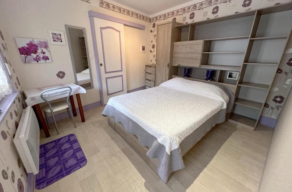 Bourbon-Lancy Apartment | Les Meublés du Rocher - Près du parc LE PAL