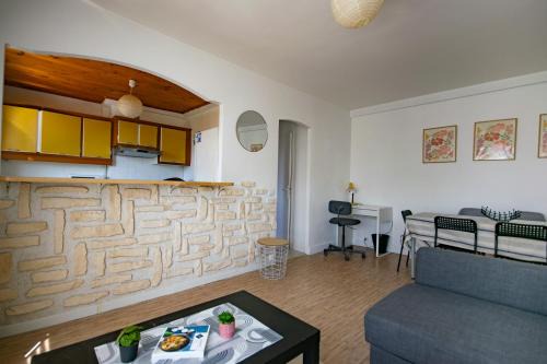 Montreuil Apartment | Les Oseraies