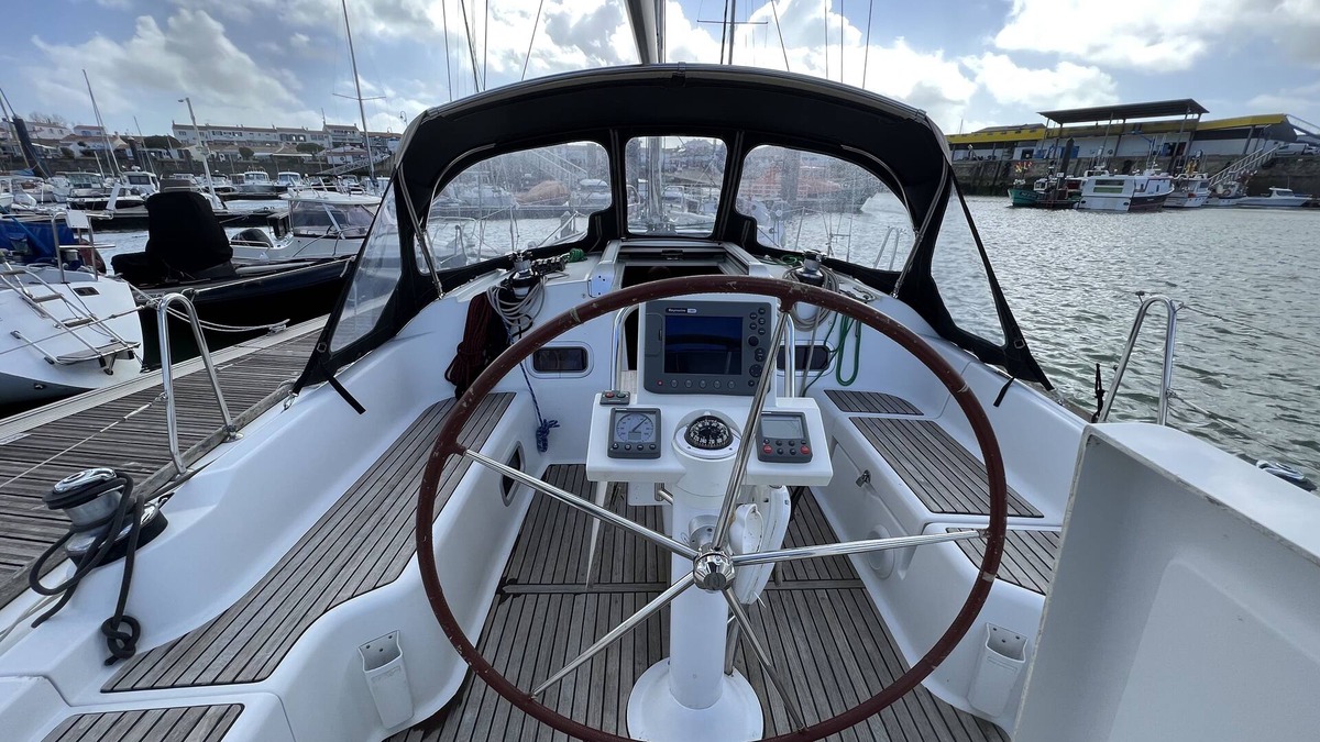 Saint-Gilles-Croix-de-Vie Boat Rental | Les Pieds Dans L'eau