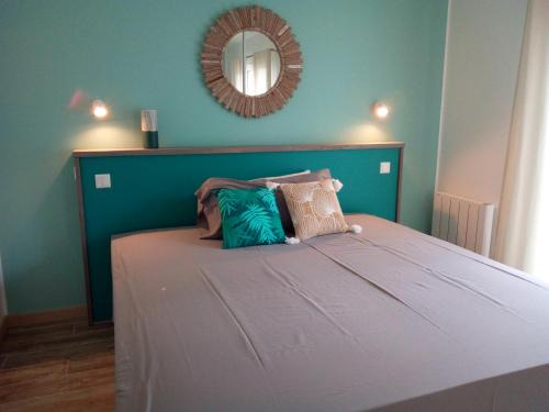 Saint-Xandre House | Les palmiers - Vacation Home