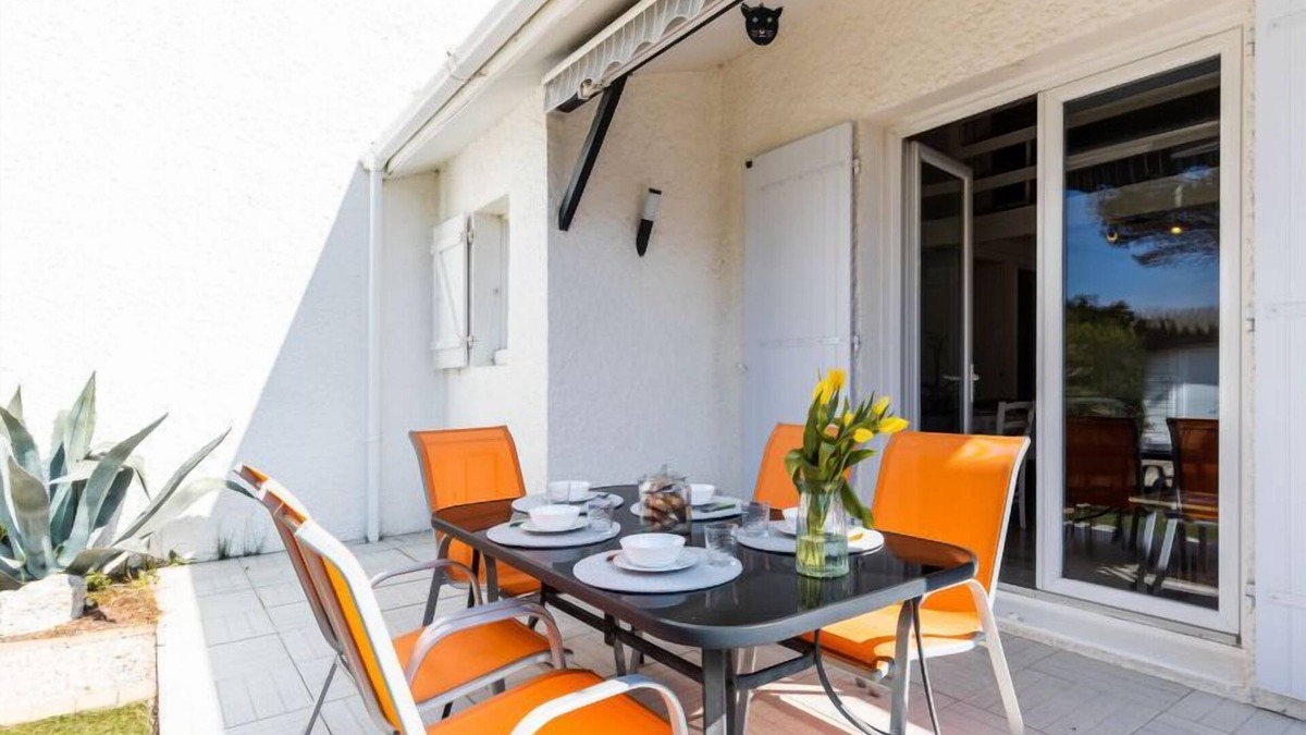Les Mathes House | Les Palmyriennes by Interhome