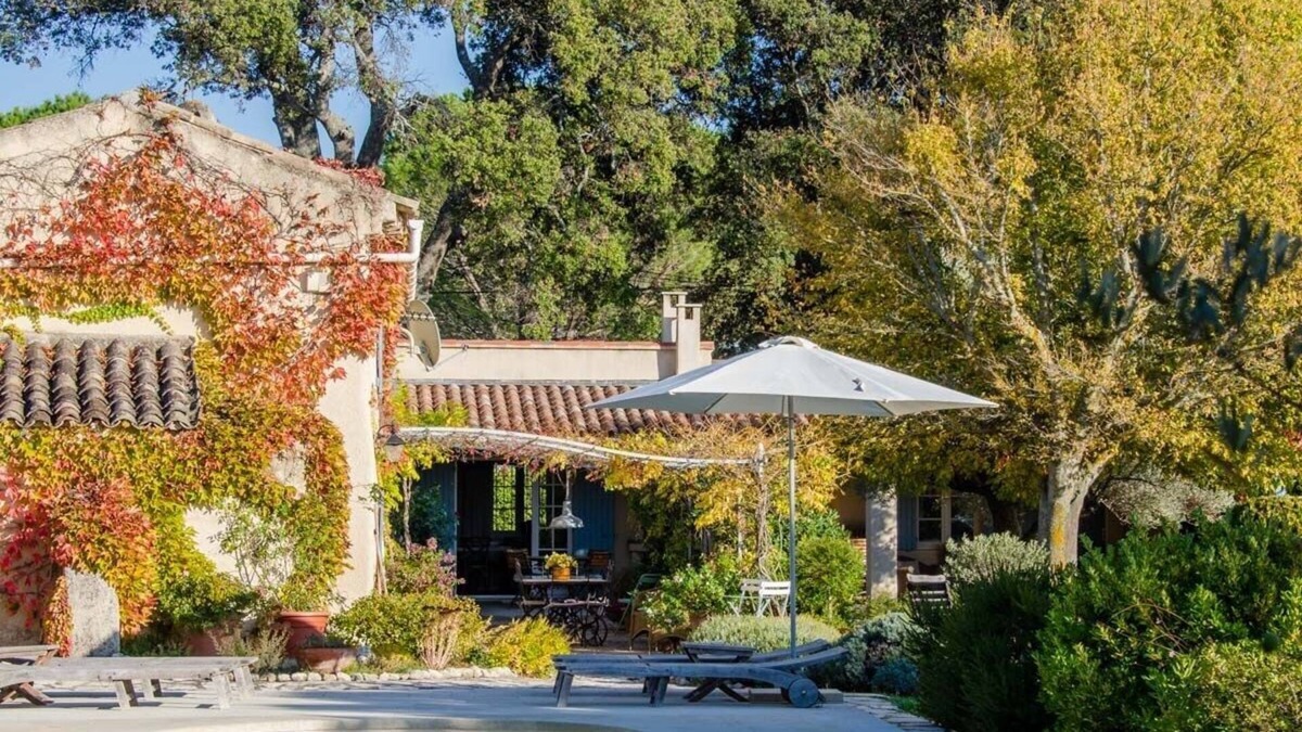 Cucuron House | Les Patins – restored Provence farmhouse in the vines