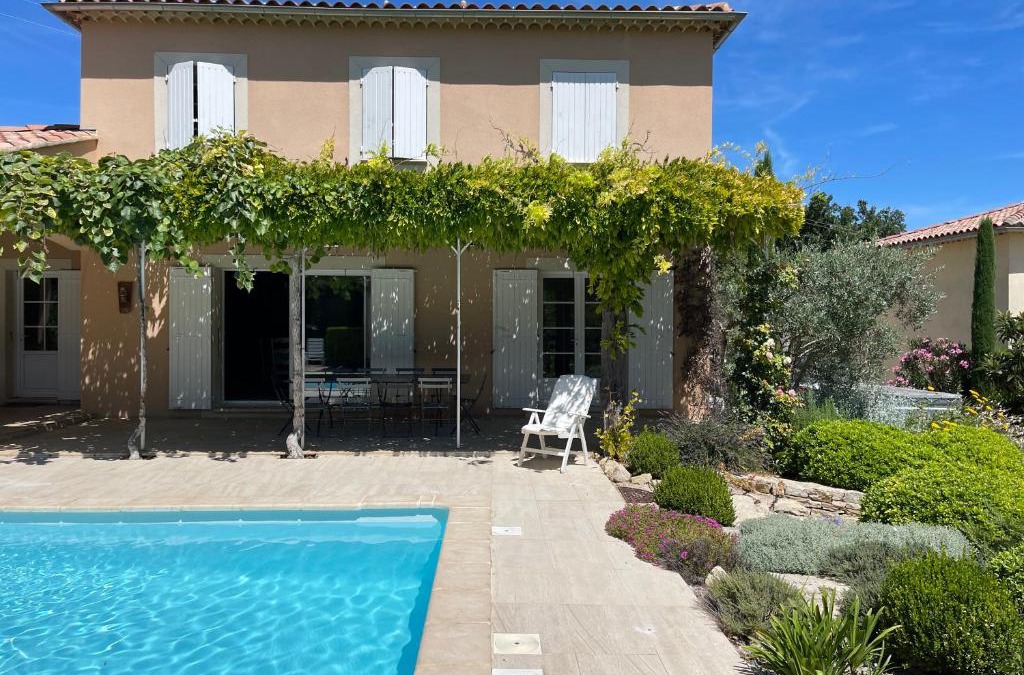 Aubignan House | les-pepites-de-badou présentent Les Chênes Verts