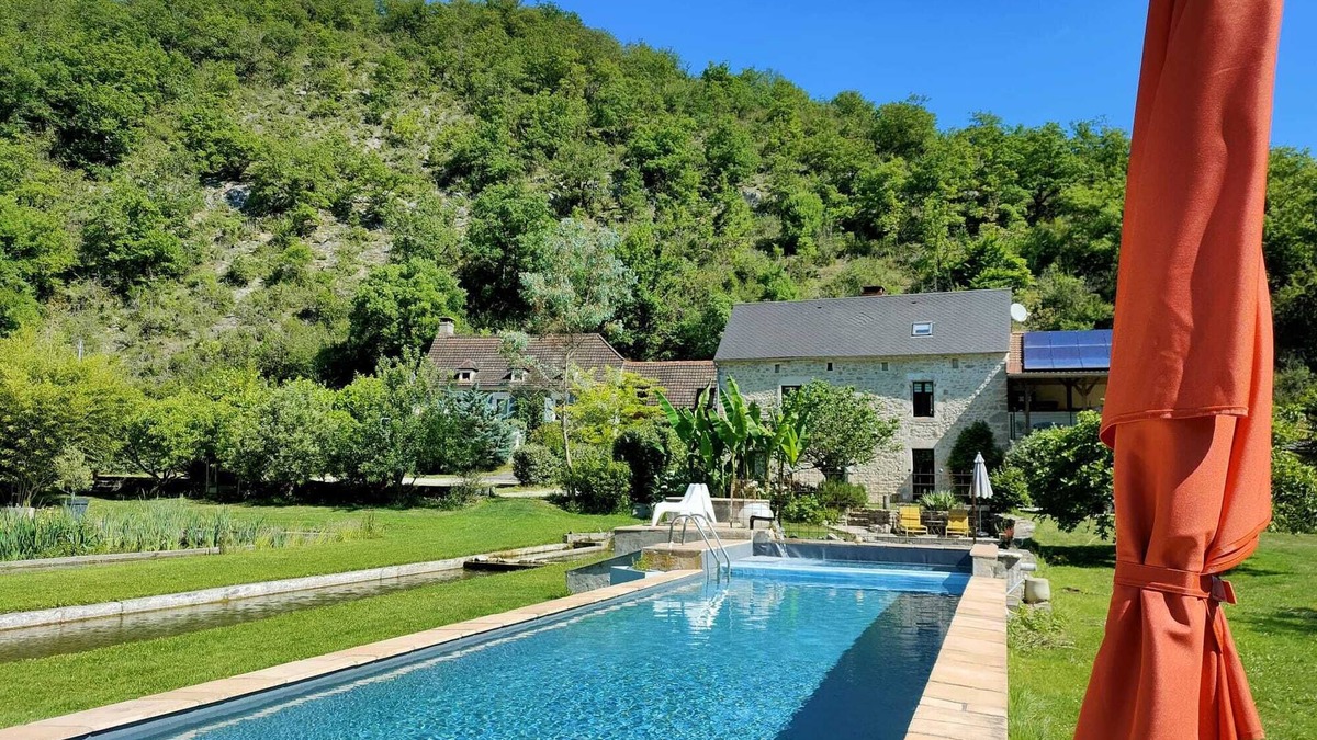 Lachapelle-Auzac Cottage | Les Pieds dans l'eau, Gîte La Source