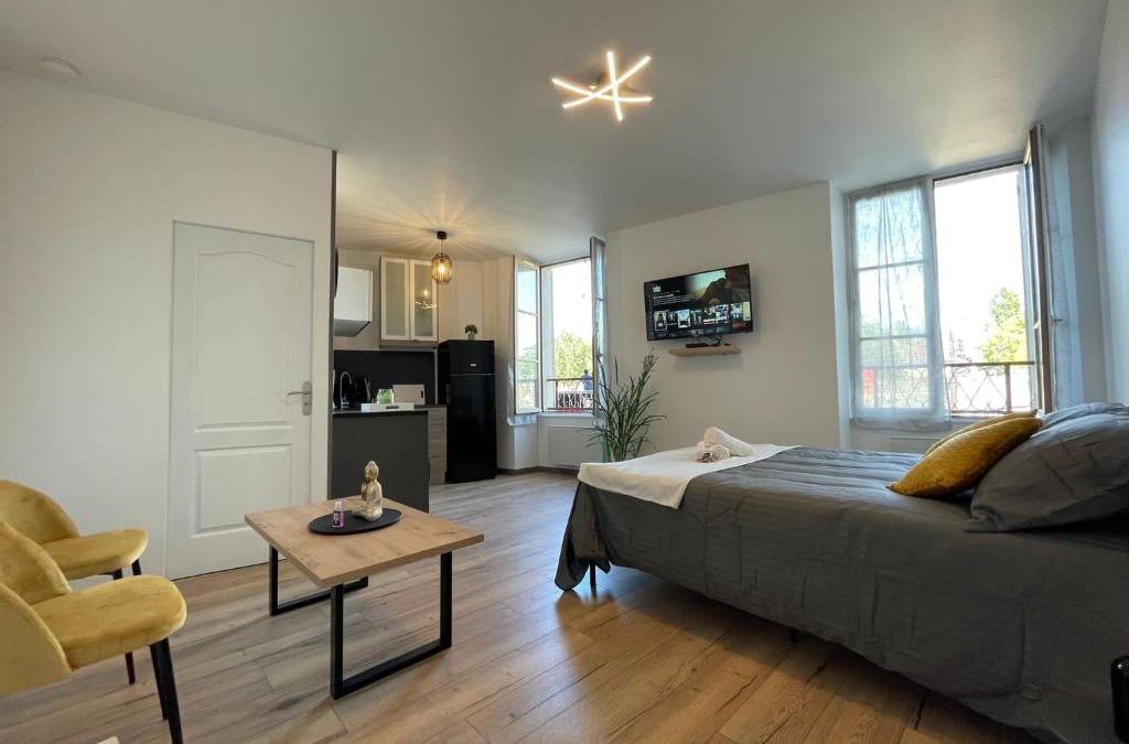 Moret-sur-Loing Apartment | LES PIEDS DANS L’EAU - MORET CENTRE