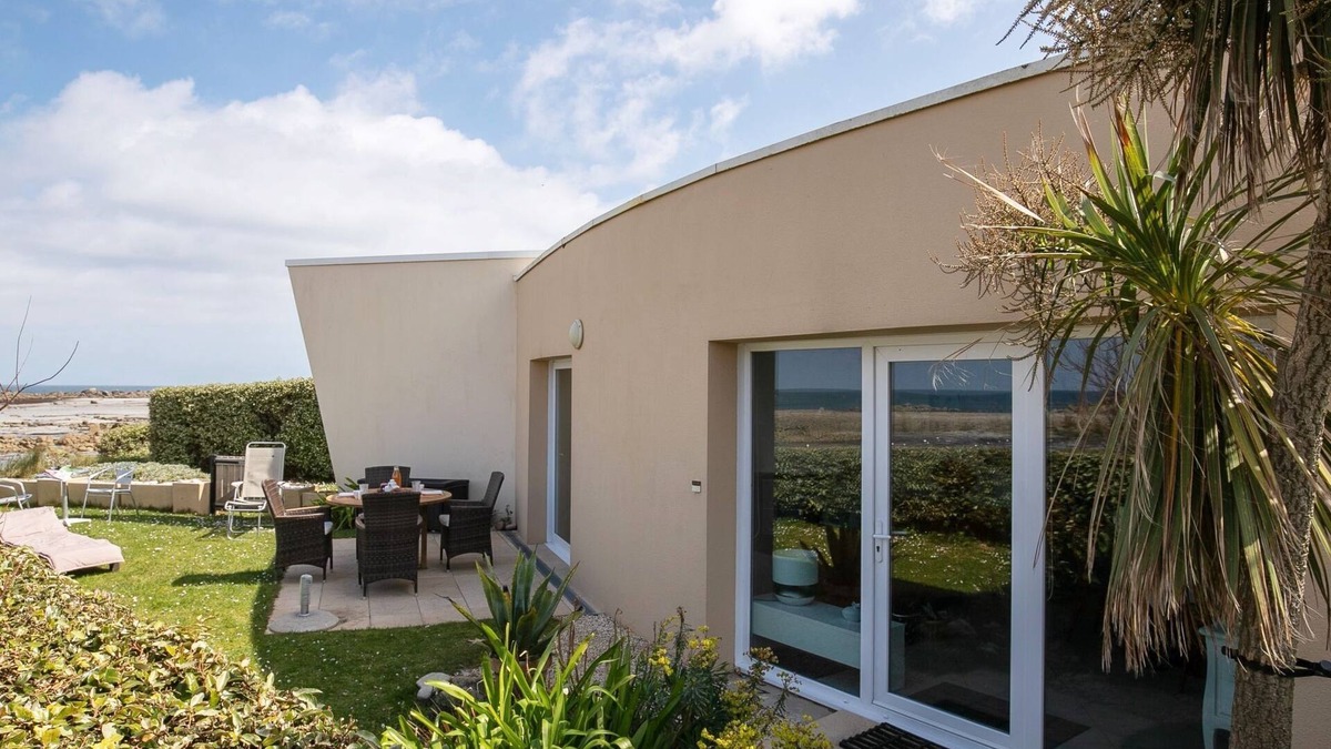 Cleder Apartment | Les Pieds dans l'eau by Interhome