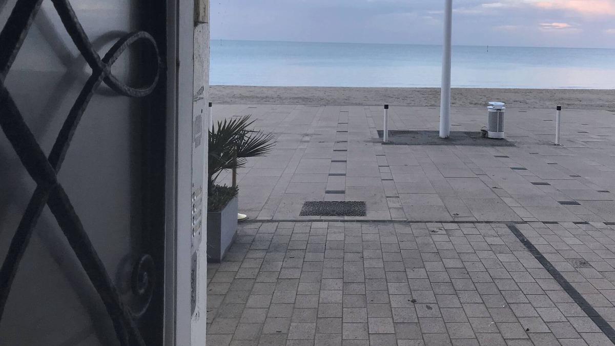 Malo-les-Bains Apartment | "Les pieds dans l'eau Malo plage bord et digue de mer Dunkerque
