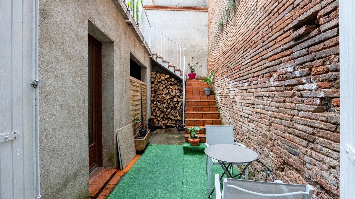 Villemur-sur-Tarn Apartment | Les Platanes - One Bedroom Apartment, Sleeps 4