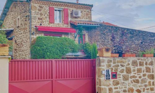 Saint-Cyr Bed & Breakfast | LES RÊVES D'EGLANTINE chambres d'hôtes chez l'habitant