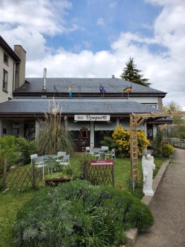 Benevent L Abbaye Hotel | Les Remparts - chez Dan et Francois