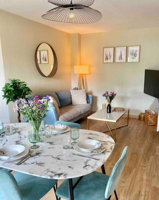 Chateauroux Apartment | Les rives de l’Indre. Parking gratuit. Lit 160CM