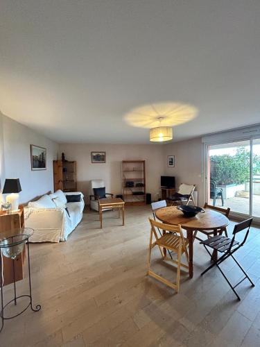 Seilh Apartment | Les Rives du Golf parking privé