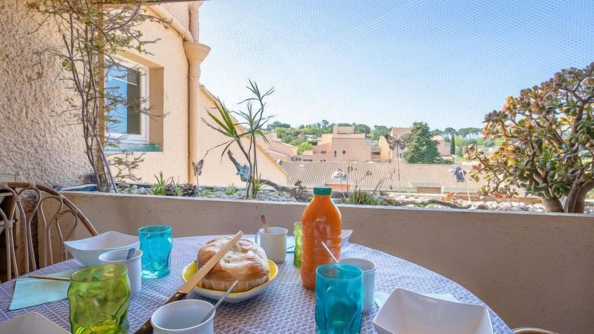 Le Pradet Apartment | Les Roches Bleues by Interhome