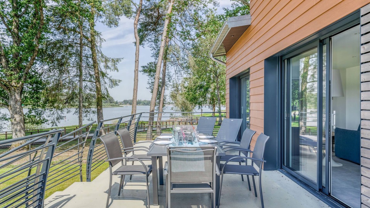 Vosges House | Les Roseaux - Vue sur le lac avec jacuzzi