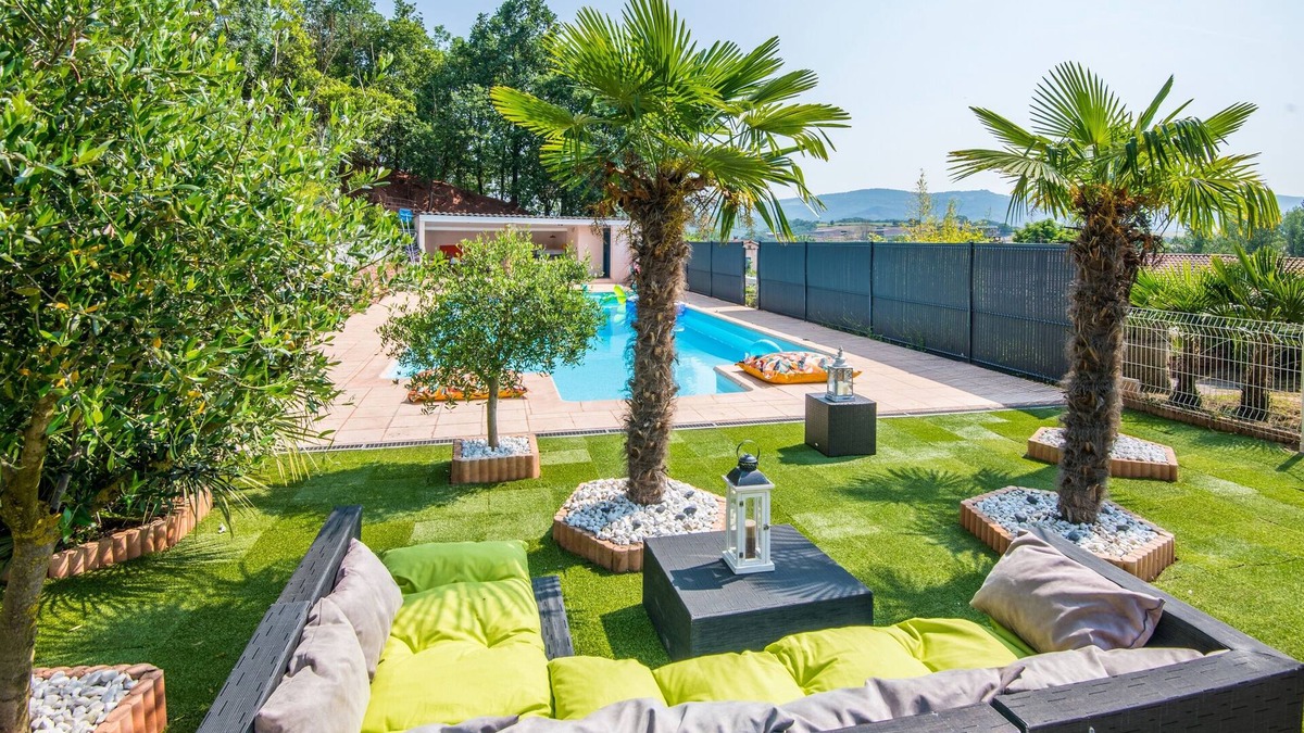 Montlaur House | Les Roses d’Angelina - Superbe maison avec piscine et jardin arboré