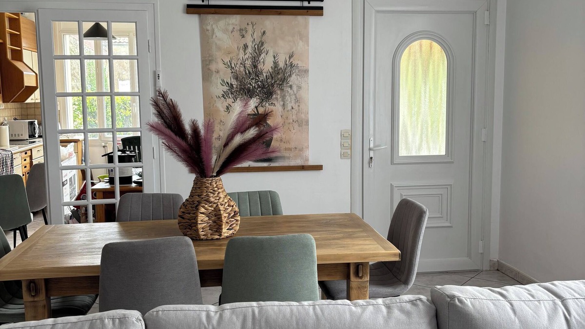 Pere House | Les rosiers welcomes you for 8 people Cosy house near La Rochelle