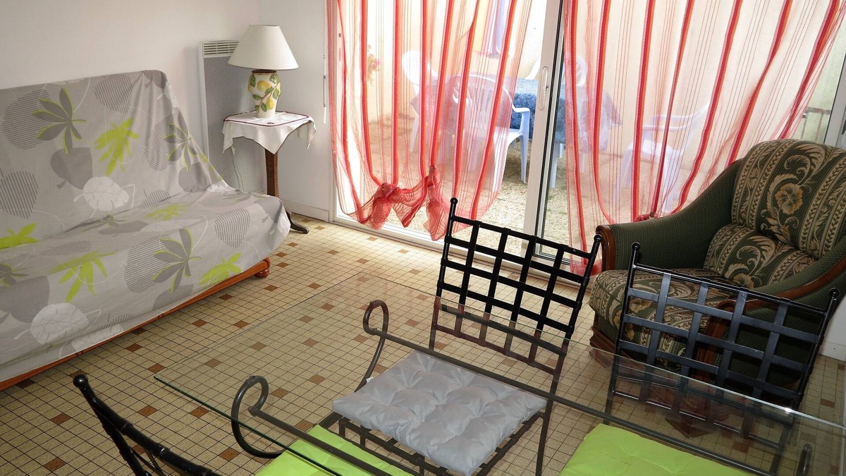La Chaume Apartment | Les Sables d'Olonne, 100m from the sea, ground floor house with sunny courtyard. (2 *)