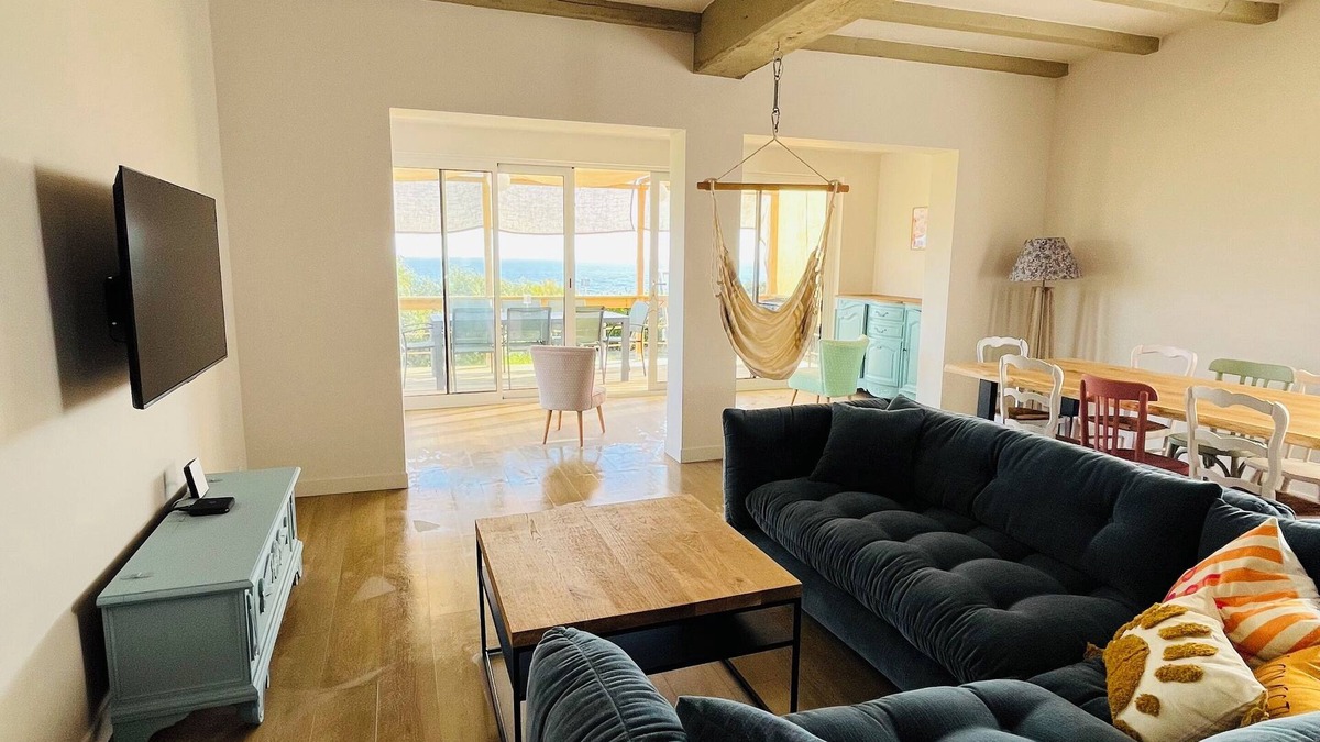 Chateau-d'Olonne Apartment | Les Sables pailletés 110 m2 apartment + 15 m2 terrace facing the ocean!