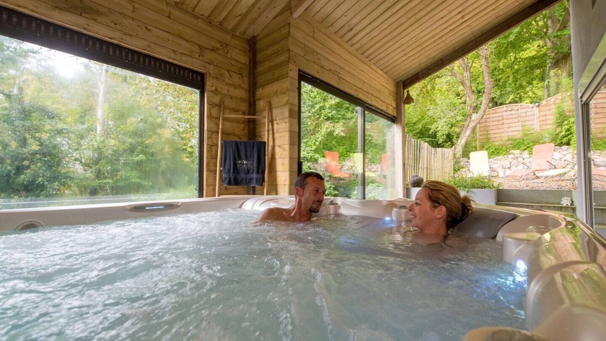 Clerques Cottage | Les sens des bois night with private Jacuzzi for couple