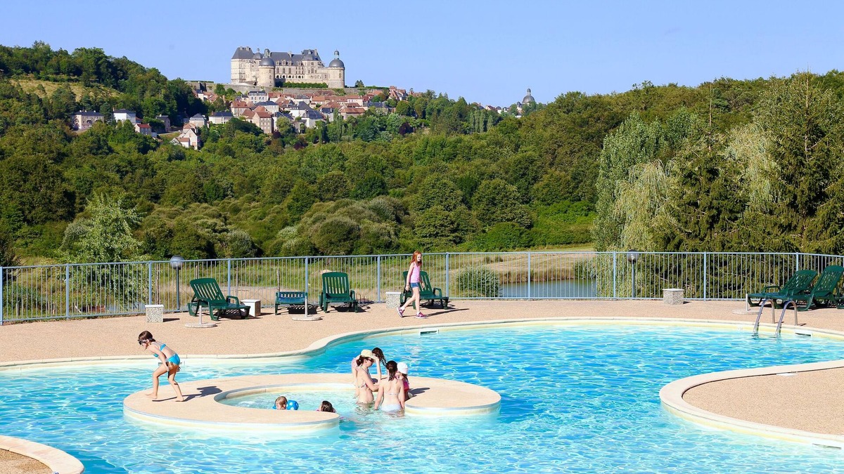 Hautefort House | Les SOURCES Premium, SPA, Swimming pool, Fishing pond, Playground, Games room.