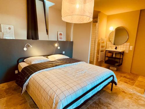 Angouleme Apartment | Les Suites d'Angoulême - Proche Gare et Centre ville - Haut de gamme