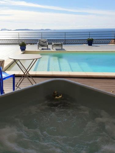 L'Estaque House | LES SUITES LOVE 2 SPA VUE MER PISCINe