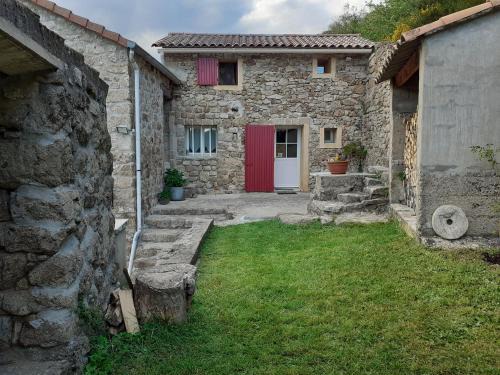 Saint-Pierre-de-Colombier Bed & Breakfast | Les Terrasses de Collanges