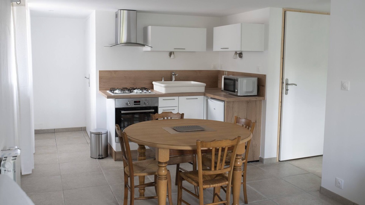 Dompierre-les-Ormes Cottage | "LES TREFLES" gite/apartment of 42m².