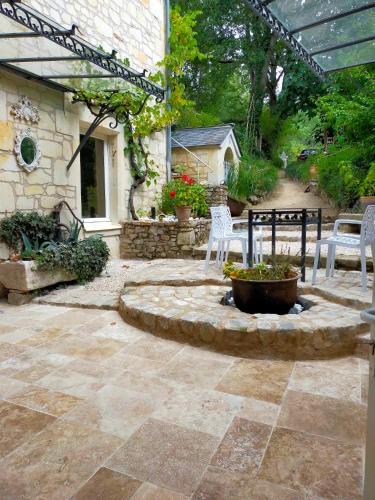 Gennes-Val-de-Loire Bed & Breakfast | Les troglos de Cumeray