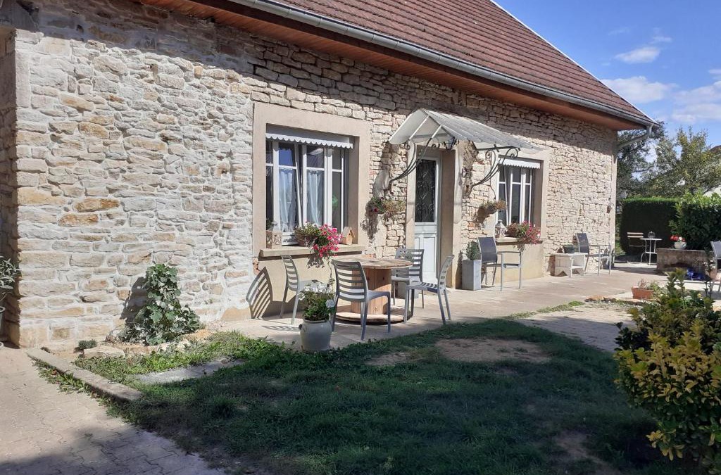 Chaucenne House | LES TROIS CHARMES