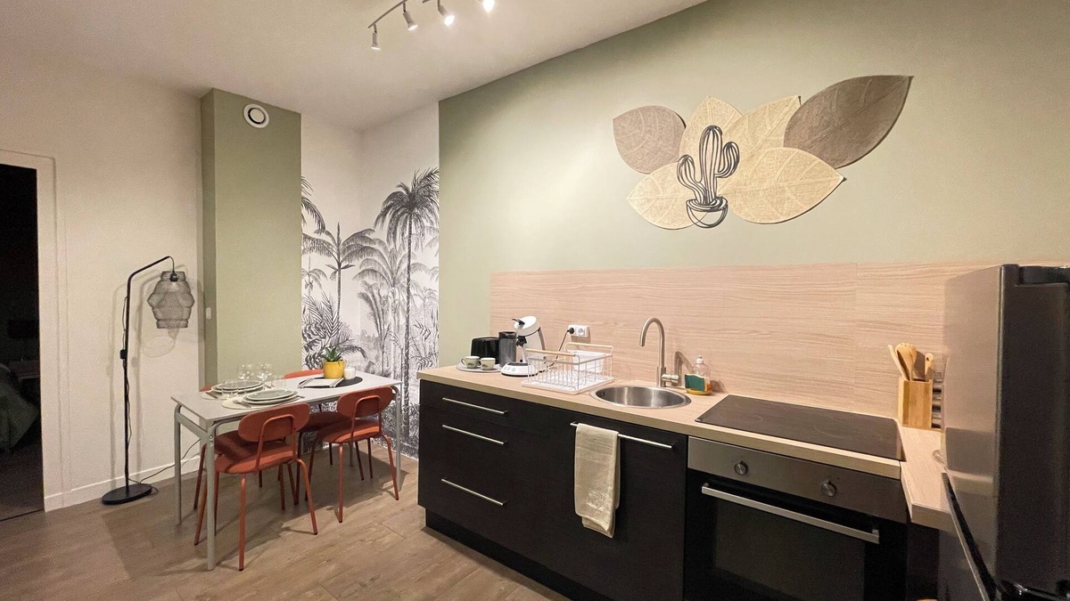 Dijon Apartment | Les Vignes - Cosy, View over Dijon