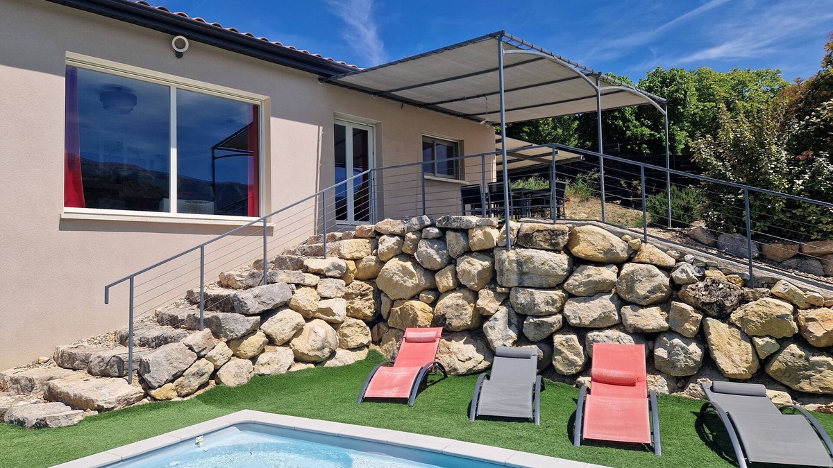 Plaisians Villa | Les Villas Dorées - Villa Soleil facing Mont Ventoux