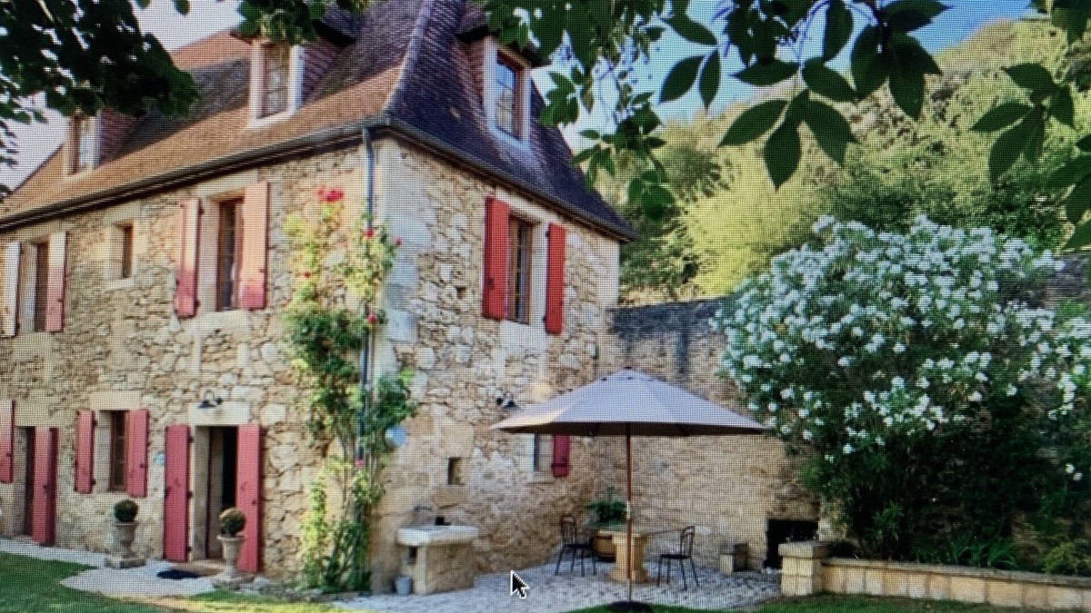 Bezenac House | Les Volets Rouges, charming house with view and private pool, near Sarlat.