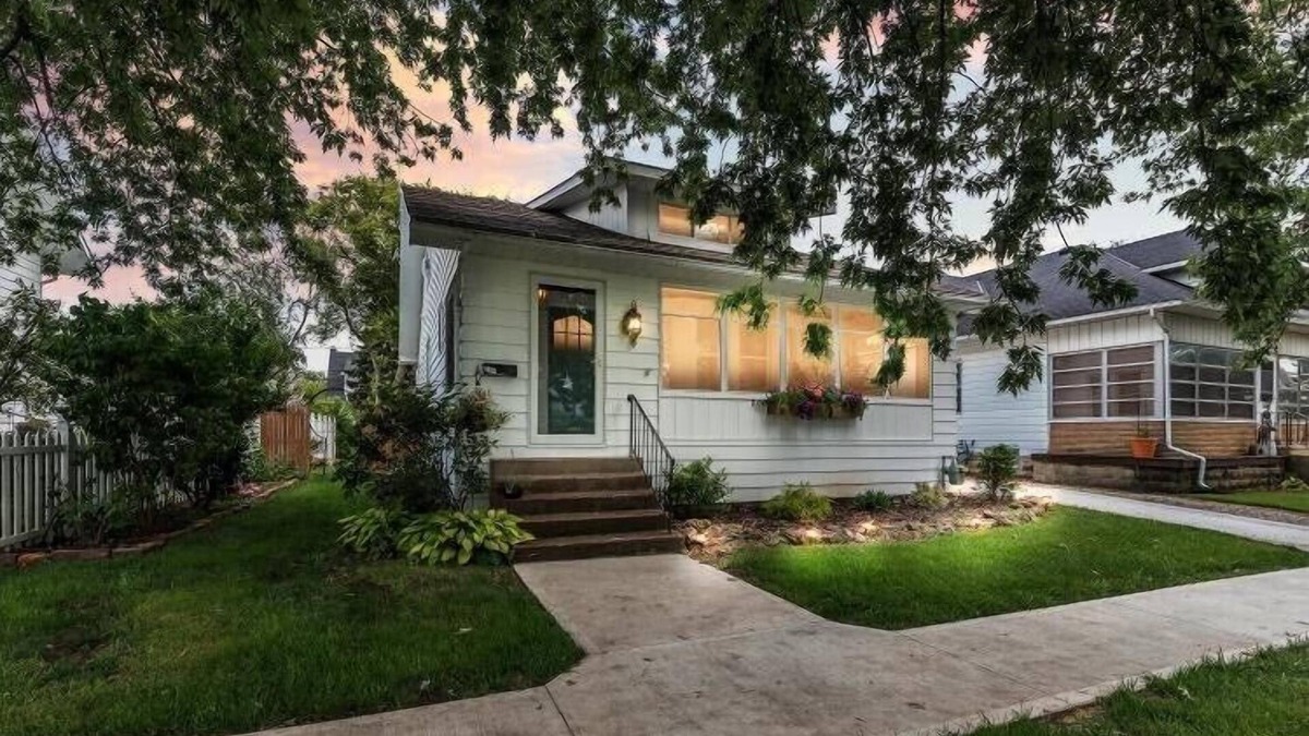 Port Clinton House | Leslie's Lake House