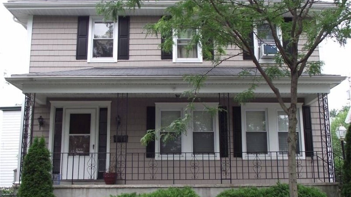 Salem House | Leslie's Retreat: Spacious home ideally located to everything