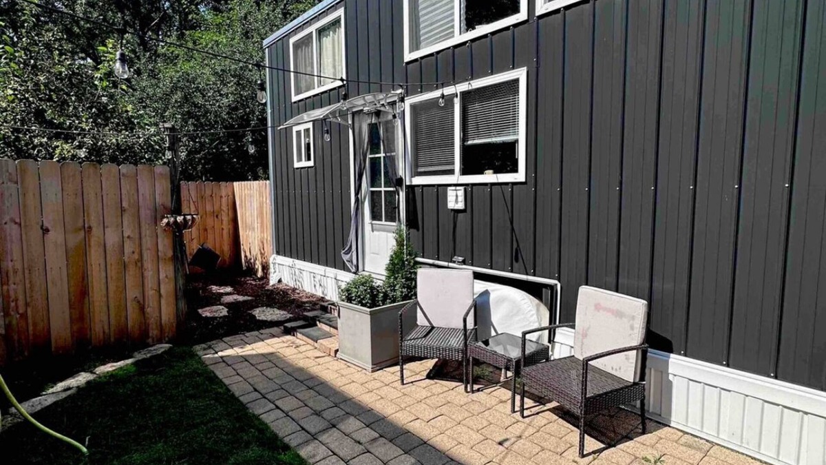 Burr Ridge House | Less is more! Pet friendly Tiny Home near Chicago!n