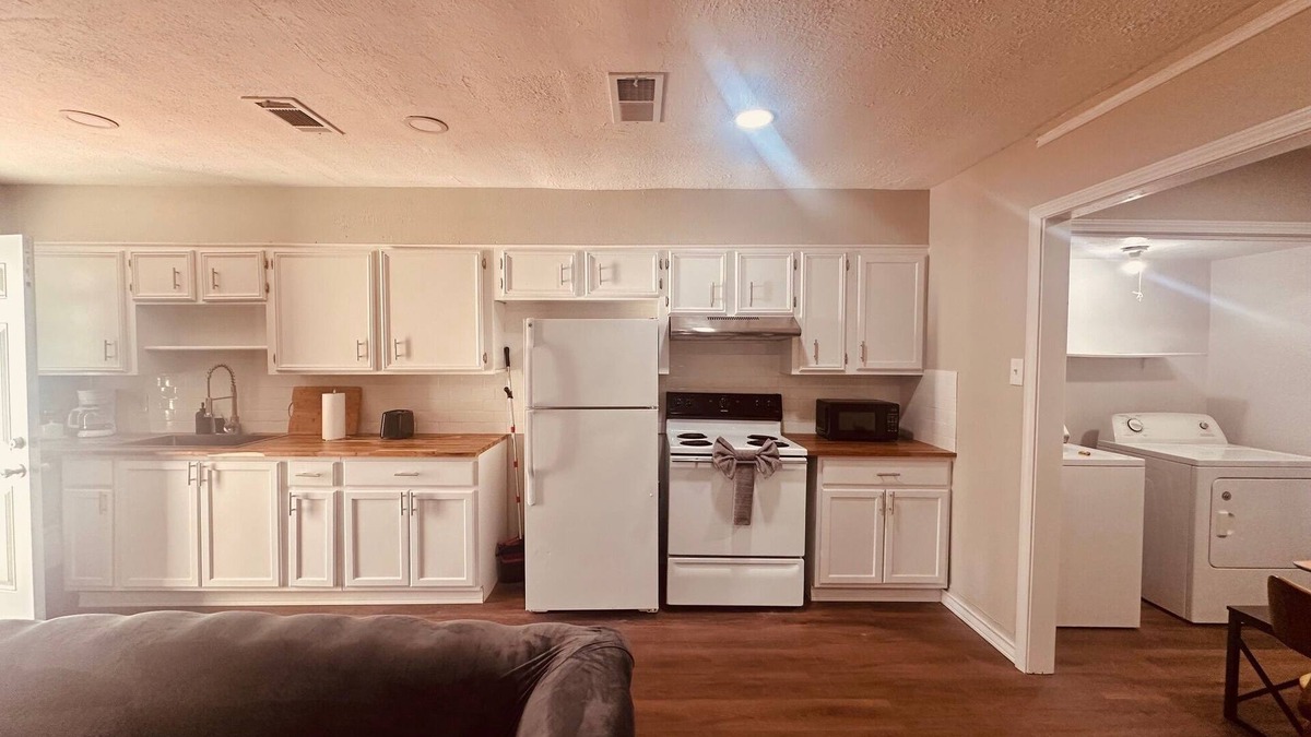 Bossier City House | Let's Dance!-3 Bedroom/2 Full Bath House in Bossier
