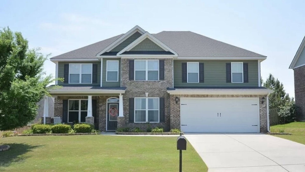 Evans House | Let us welcome you to our beautiful 4 br/4.5ba home FORE Masters week! ⛳️