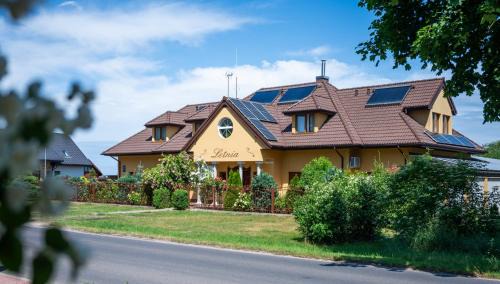 Darlowko Bed & Breakfast | Letnia willa Jacuzzi & Sauna