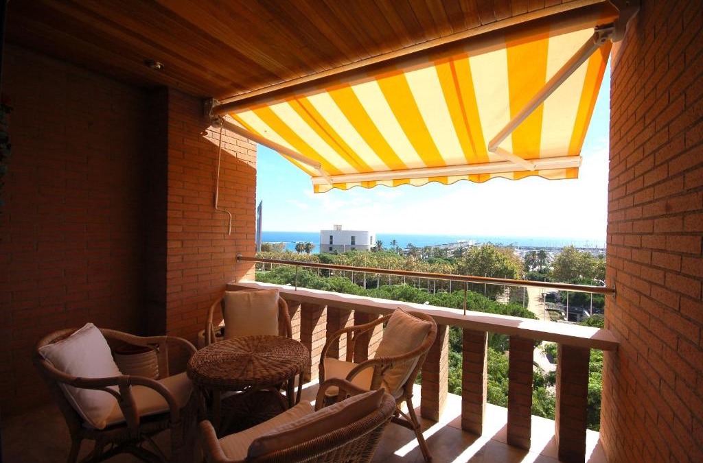 La Vila Olimpica del Poblenou Apartment | Lets Holidays Apartment Sea Views in Barcelona