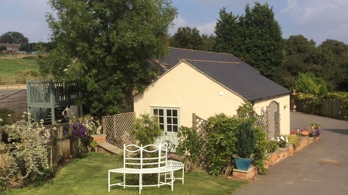 Manton Bed & Breakfast | Lettuce Lodge at Broccoli Bottom