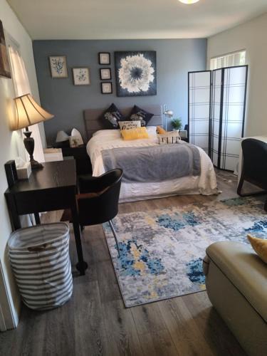 Alhambra Bed & Breakfast | Levander Cozy Home