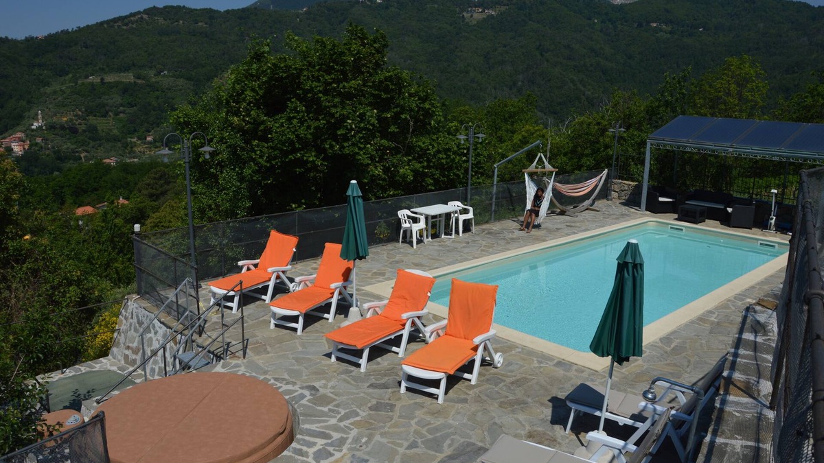 Velva Apartment | LEVANTE PANORAMIC VIEW AMONG THE HILLS ABOVE SESTRI