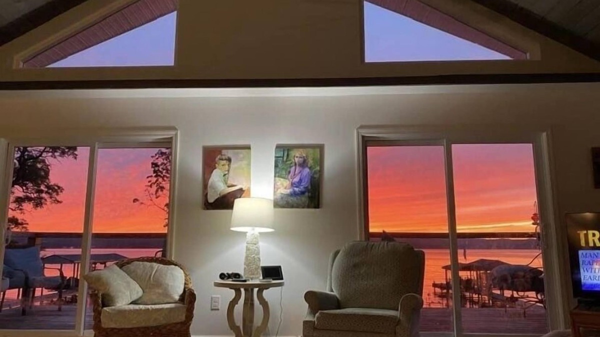 Lodi Villa | Level Seneca Lakefront Villa with Gorgeous Sunsets 3,510 sq. ft.