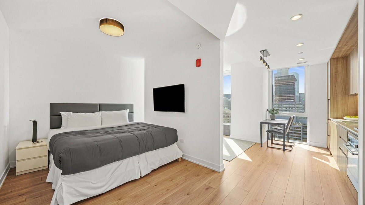 Killgubbin Hotel | Level studio suite with full kitchen and luxury bath