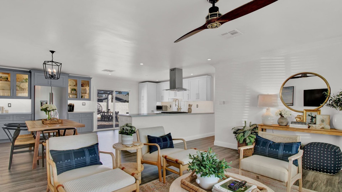 Scottsdale Estates Five House | Level up your Old Town stay- Walk to bars- 2 Kings