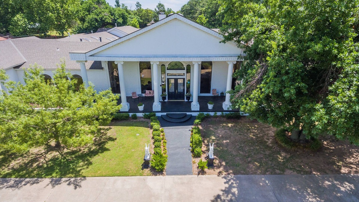 Central Oklahoma City House | Lewcy Manor 17,000 sq ft Mansion on Lake Overholser